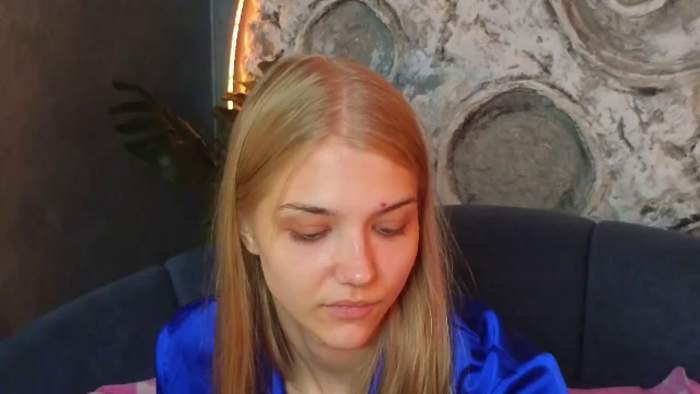 chloe-lins