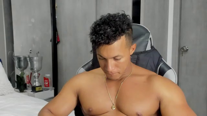 mat-strong