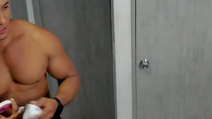 mat-strong