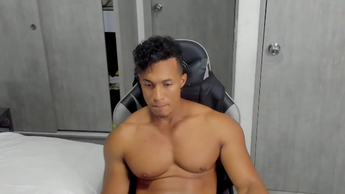 mat-strong