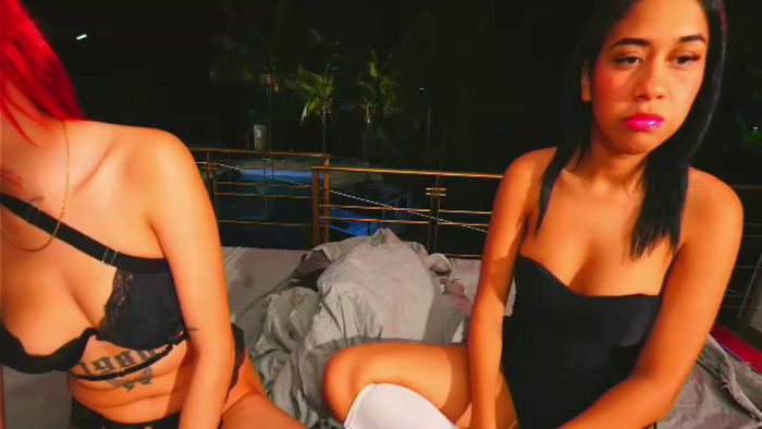 mansion-girls