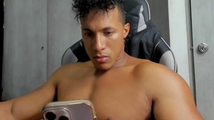 mat-strong