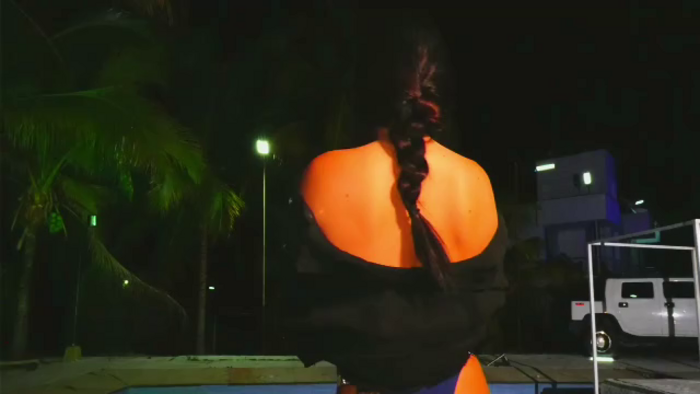 mansion-girls