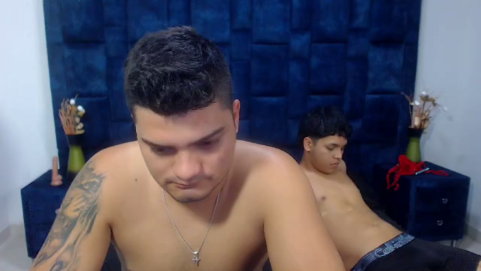 david-try-and-aria-flex-and-saantiiago
