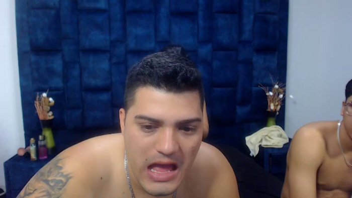 david-try-and-aria-flex-and-saantiiago