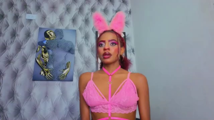 hylari-banks