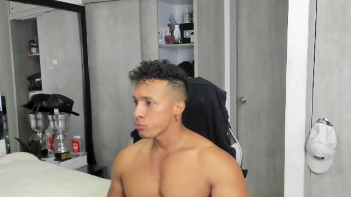mat-strong