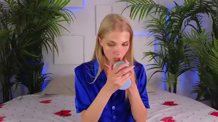 chloe-lins