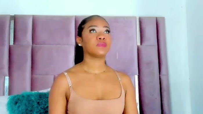 nahomy-jones