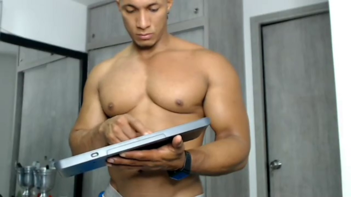 mat-strong