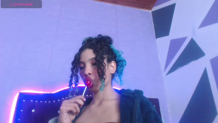 petite-ariana