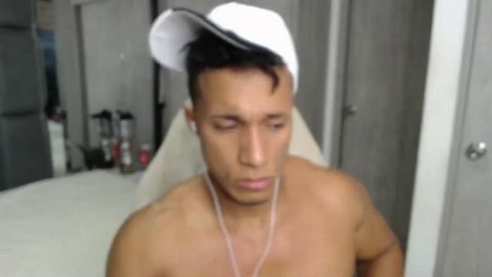 mat-strong