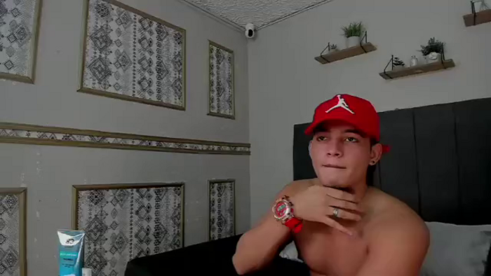 riky-stand
