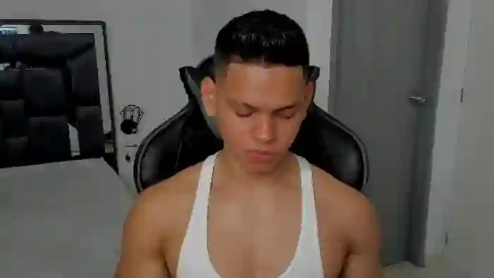 2025/07/30/flirt4free-stefan-lennox-12-46-20