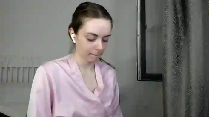 2025/08/02/flirt4free-hustle-babyy-18-03-29