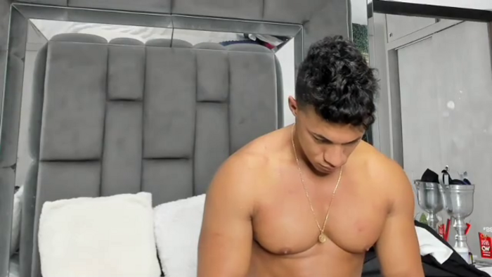 mat-strong