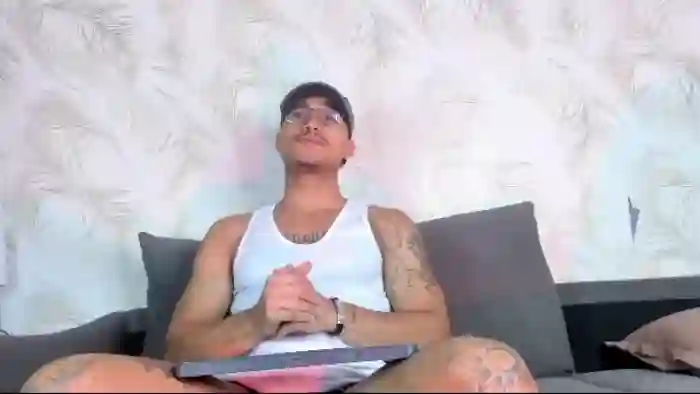 2025/08/03/flirt4free-val-halla-04-24-57