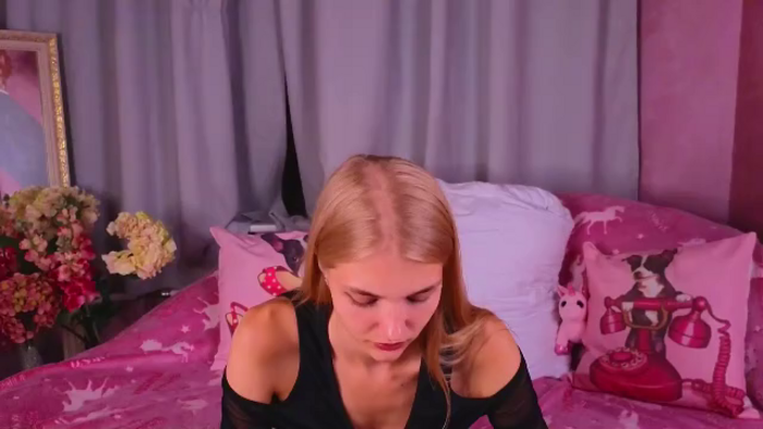 chloe-lins