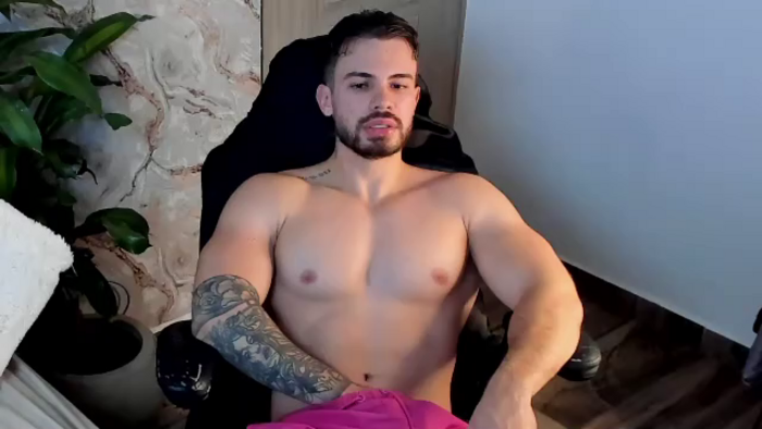 valenthino-king