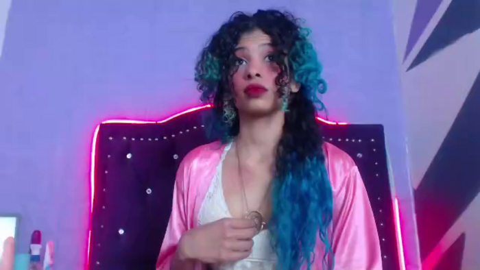 petite-ariana