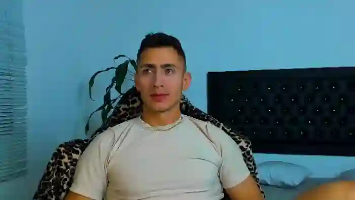 2025/08/06/flirt4free-zach-price-07-27-22