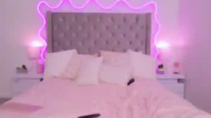 2025/08/07/flirt4free-julia-summers-06-25-07