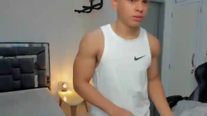 2025/08/07/flirt4free-stefan-lennox-10-55-12