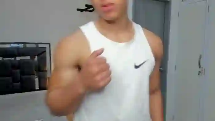 2025/08/07/flirt4free-stefan-lennox-13-55-48