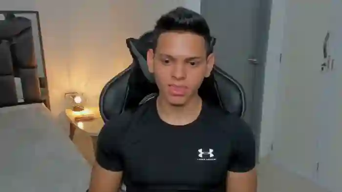 2025/08/07/flirt4free-stefan-lennox-20-37-17