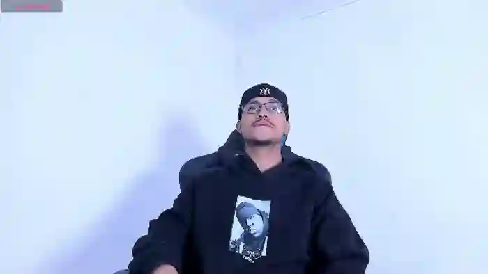 2025/08/07/flirt4free-val-halla-04-08-07