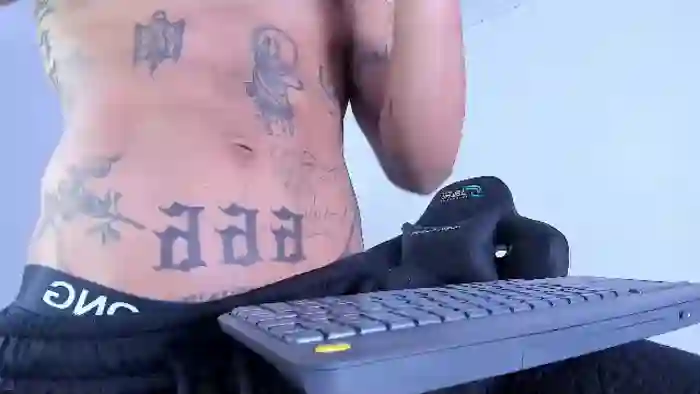 2025/08/07/flirt4free-val-halla-07-00-08