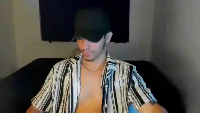 2025/08/07/flirt4free-zack-bonett-06-32-22