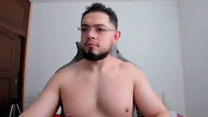 2025/08/08/flirt4free-luigi-white-21-13-32