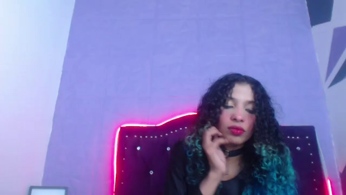 petite-ariana
