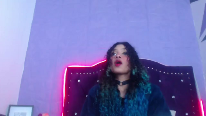 petite-ariana