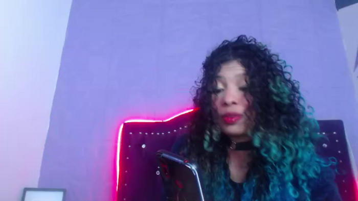 petite-ariana