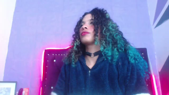 petite-ariana