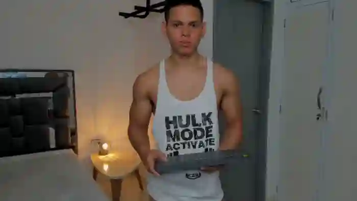 2025/08/09/flirt4free-stefan-lennox-13-20-36