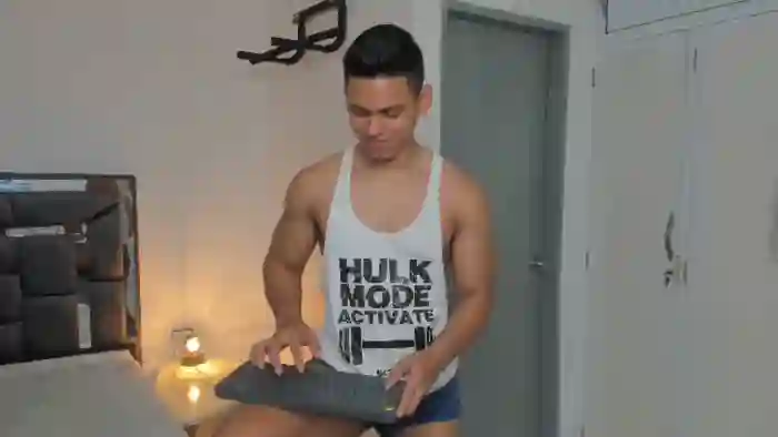 2025/08/09/flirt4free-stefan-lennox-14-21-57