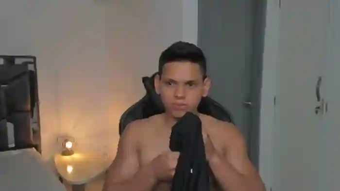 2025/08/09/flirt4free-stefan-lennox-18-41-17