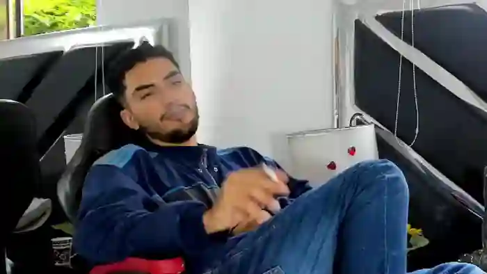 2025/08/09/flirt4free-yoggi-aron-18-06-14