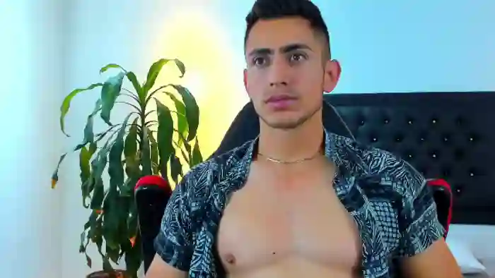 2025/08/09/flirt4free-zach-price-13-50-03