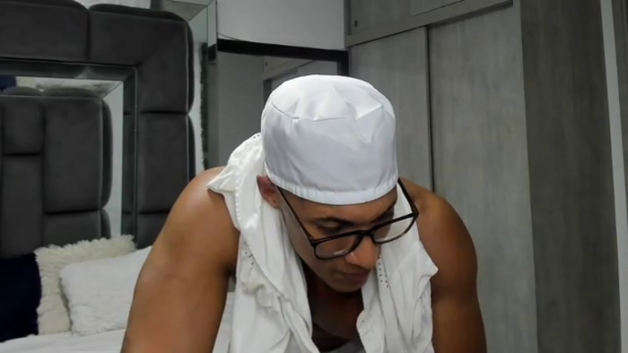 mat-strong