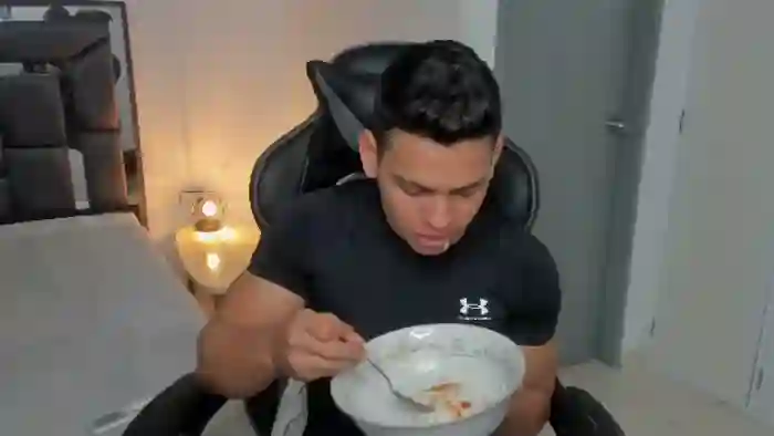 2025/08/10/flirt4free-stefan-lennox-18-35-54