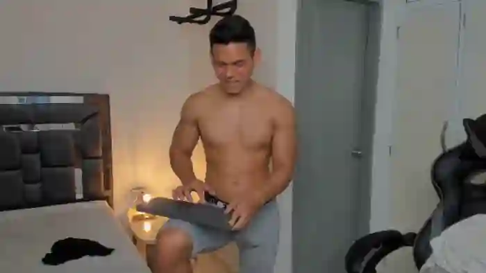 2025/08/10/flirt4free-stefan-lennox-20-41-33