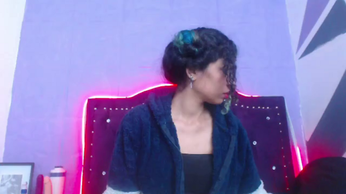 petite-ariana