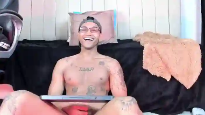 2025/08/11/flirt4free-val-halla-07-09-01