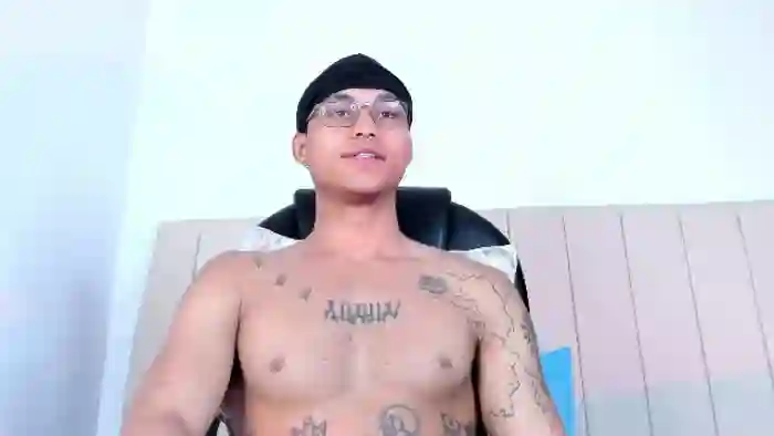 2025/08/11/flirt4free-val-halla-09-27-22