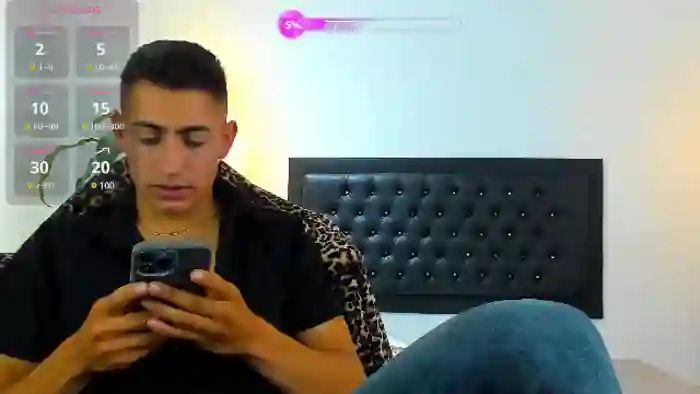 2025/08/11/flirt4free-zach-price-03-03-37