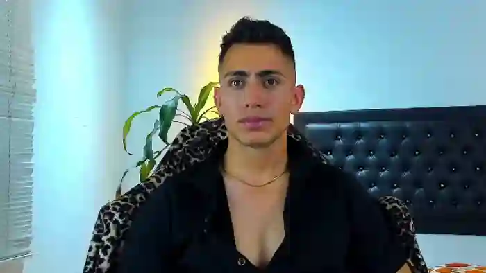 2025/08/11/flirt4free-zach-price-10-00-49